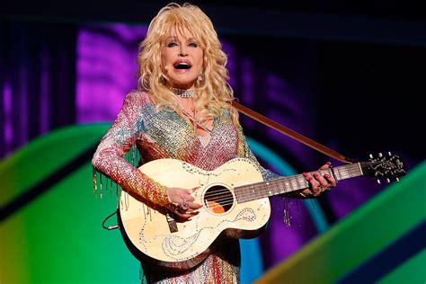 Dolly Parton Celebrates 76th Birthday in Her Birthday Suit